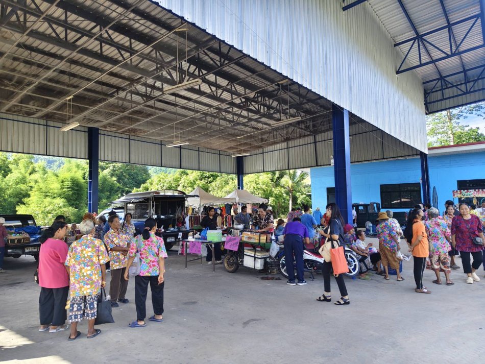 ตลาดนัดชุมชนคนพอเพียง ส่งเสริมการท่องเที่ยวตำบลวังนกแอ่น