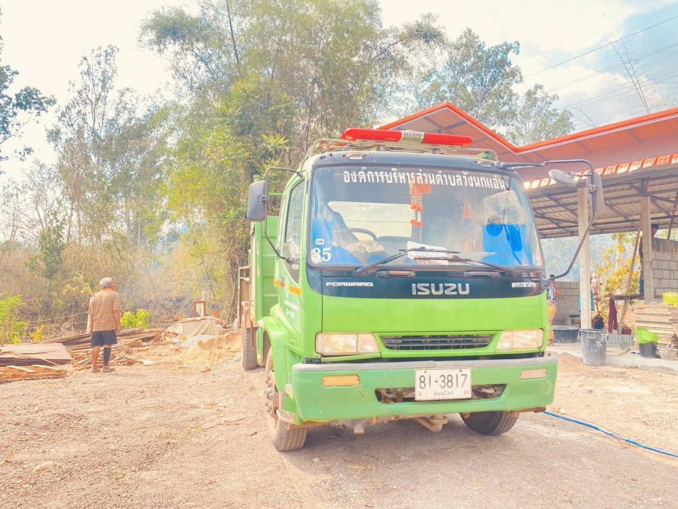 งานป้องกันและบรรเทาสาธารณภัย อบต.วังนกแอ่น เข้าระงับเหตุไฟไหม้ป่าสาธารณะหลังวัดถิ่นไทย